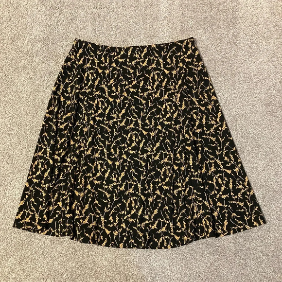NWOT Nine West Black Floral Print Skirt M - Picture 1 of 13